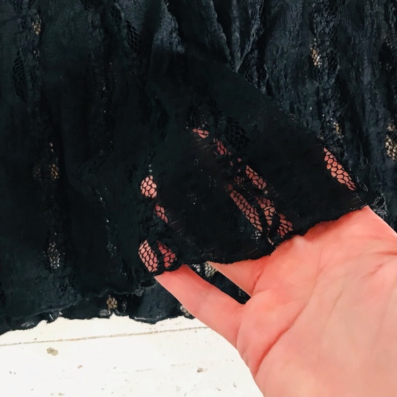 black lace skirt - Picture 2 of 3